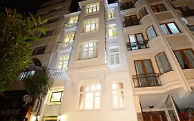 Ataker Hotel